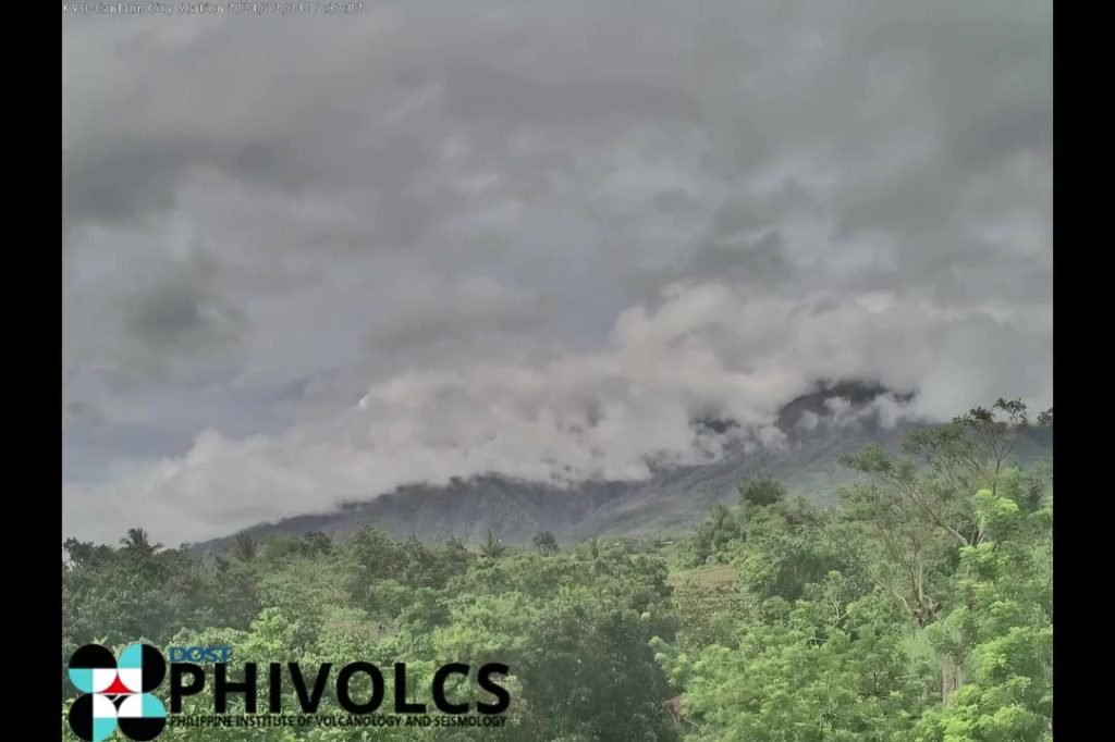 WATCH: At 11:37 a.m. today, PHIVOLCS reported that Kanlaon Volcano released a towering 1,200-meter dark ash plume, which continues to rise. Ashfall is