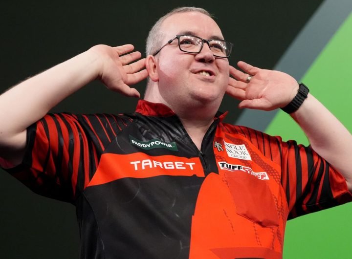 World Darts Championship: Stephen Bunting cruises into fourth round after Damon Heta hits nine-darter but loses to Luke Woodhouse | Darts News