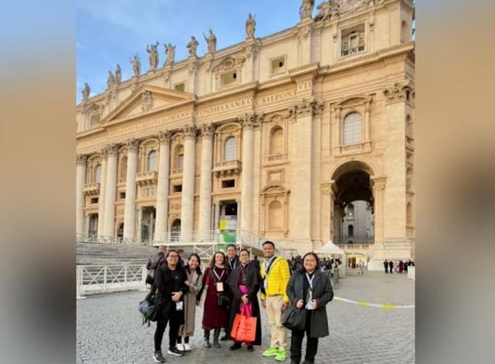 Cebuana orphan meets Pope Francis