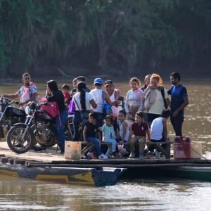 Colombians flee to Venezuela as clashes between rebel groups escalate in coca-rich border region