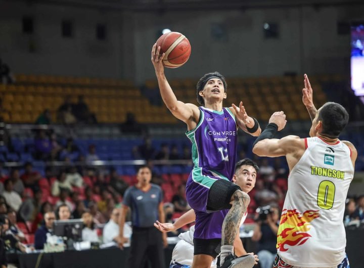 Converge FiberXers' Alec Stockton during a game against Rain or Shine Elastopainters in the PBA Commissioner's Cup.