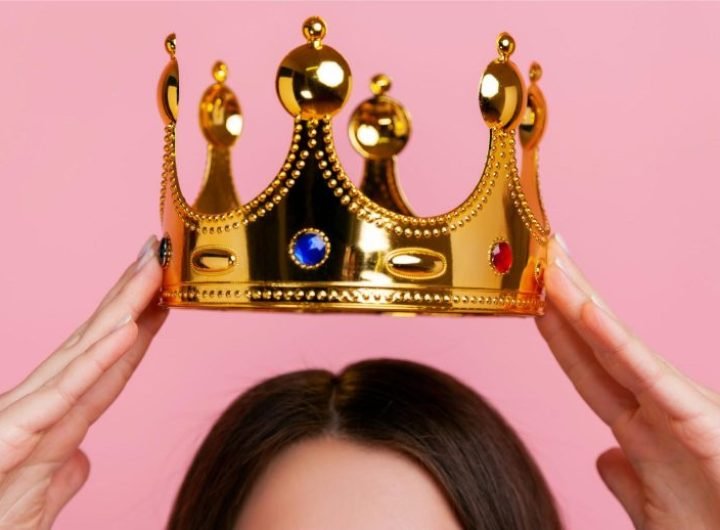 Narcissist Woman Crown