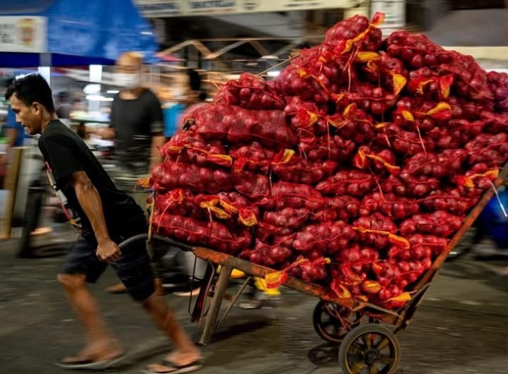 JUST IN. The Philippines’ inflation rate accelerated to 2.9% in December 2024, the Philippine Statistics Authority reported on Tuesday, January 7.