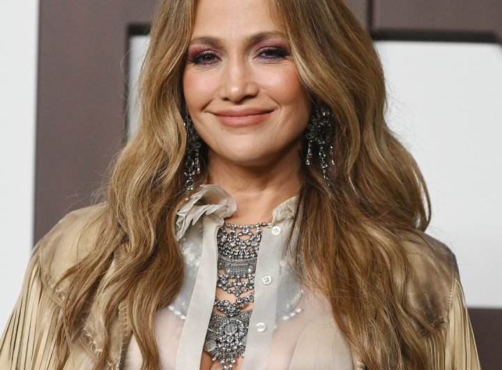 Jennifer Lopez Rocks Bikini in New Year’s Thirst Trap