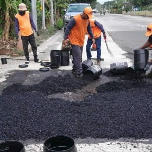 LOOK: The Department of Public Works and Highways (DPWH) La Union 2nd Engineering District on Saturday deployed maintenance teams to ensure the safety