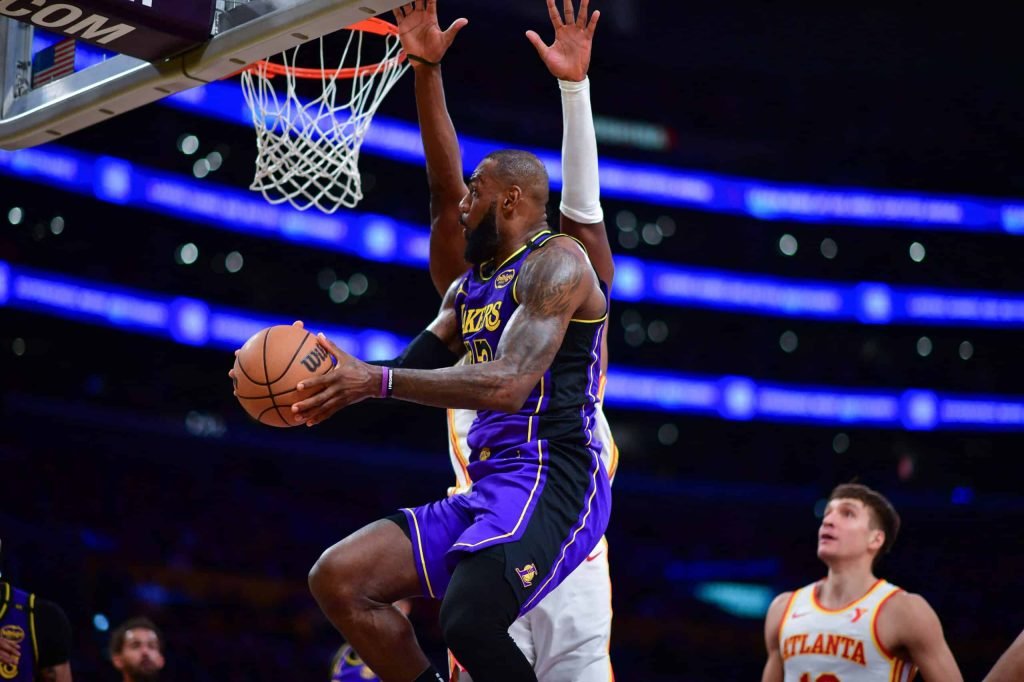 Los Angeles Lakers forward LeBron James Michael Jordan vs atlanta Hawks NBA