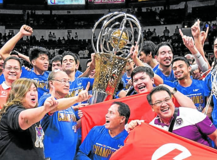 Tycoon Manny V. Pangilinan (second from left) beams as Meralco hoists the Philippine Cup before Rondae Hollis-Jefferson (right) leads TNT to the championship in the Commissioner’s Cup that made it two-out-of-three for MVP teams in Asia’s pioneering pro league.