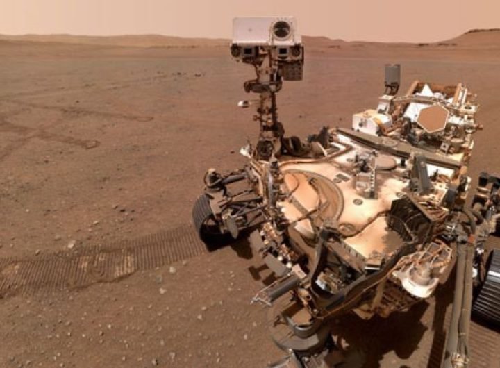 NASA Considers Two Options For Mars Rock Retrieval in New Race With China : ScienceAlert