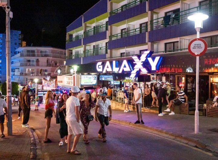 Police to deploy drones to keep tourists in check in popular Spanish hotspot | World | News