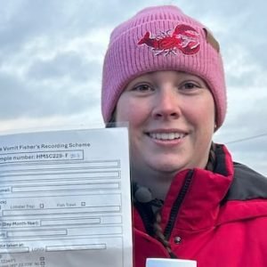 Scallop fishers scoop invasive sea vomit from Bay of Fundy in aid of science