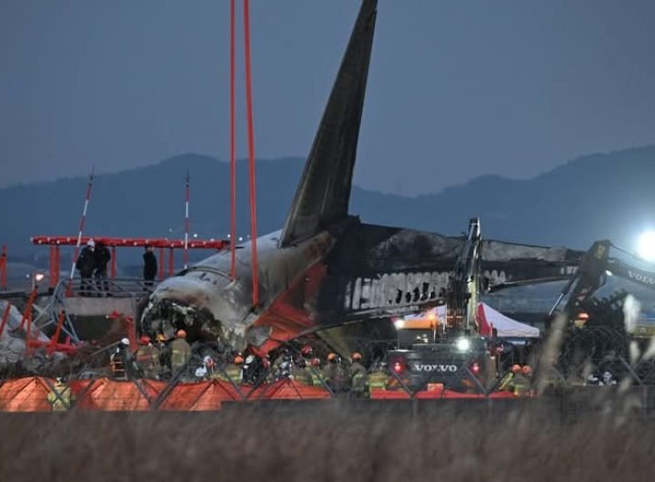 South Korea's transport ministry reveals Jeju Air's black boxes stopped recording four minutes before the cr*sh, leaving 179 d*ad.