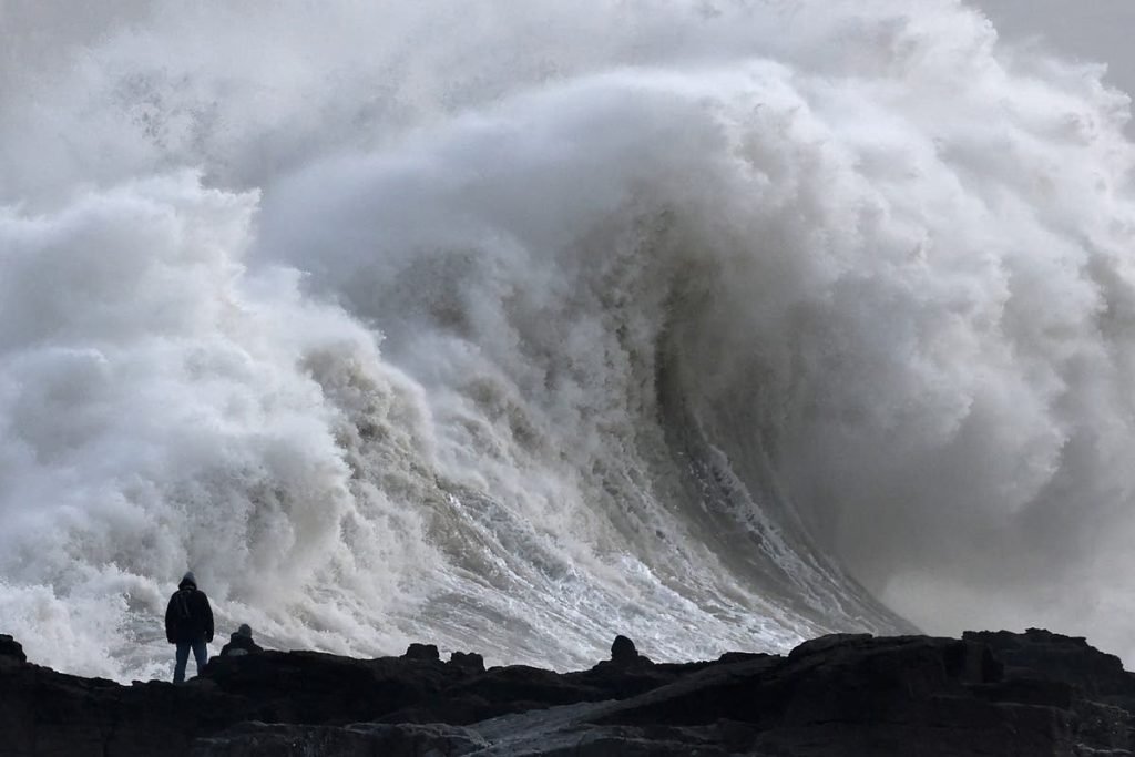 Storm Herminia latest: UK braces for 80mph winds and heavy rain as two killed in Eowyn