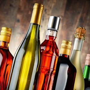 Surgeon general highlights link between alcohol and cancer, urges warning labels