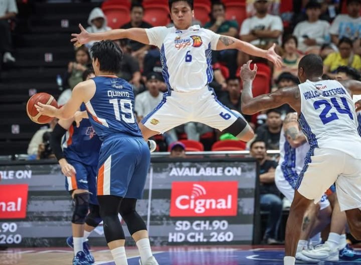 TNT super import Rondae Hollis-Jefferson sinks the game-winning free throws as the Tropang Giga survive a gutsy comeback by the Meralco Bolts from 23