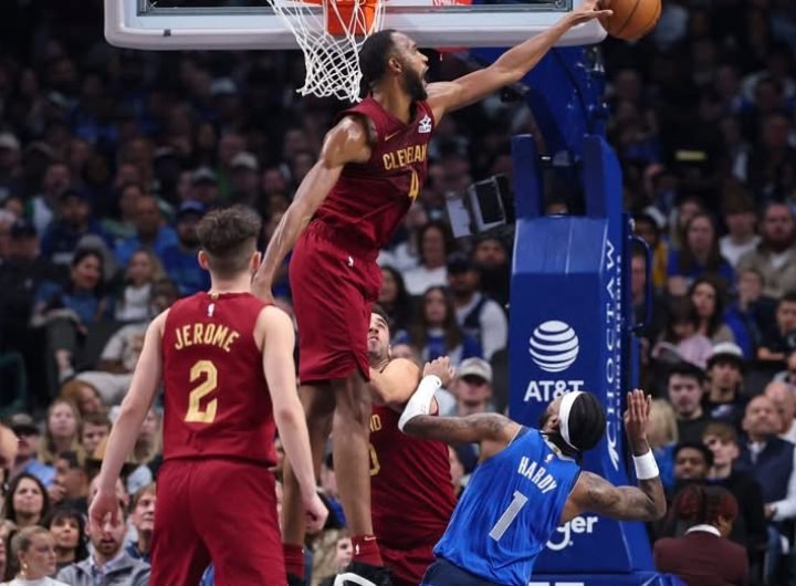 The red-hot Cleveland Cavaliers set the winning pace as the first NBA team this season with 30 victories after dispatching the shorthanded Dallas Mave