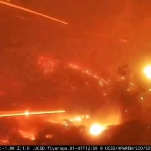 Time lapse show rapid spread of LA wildfire | World | News