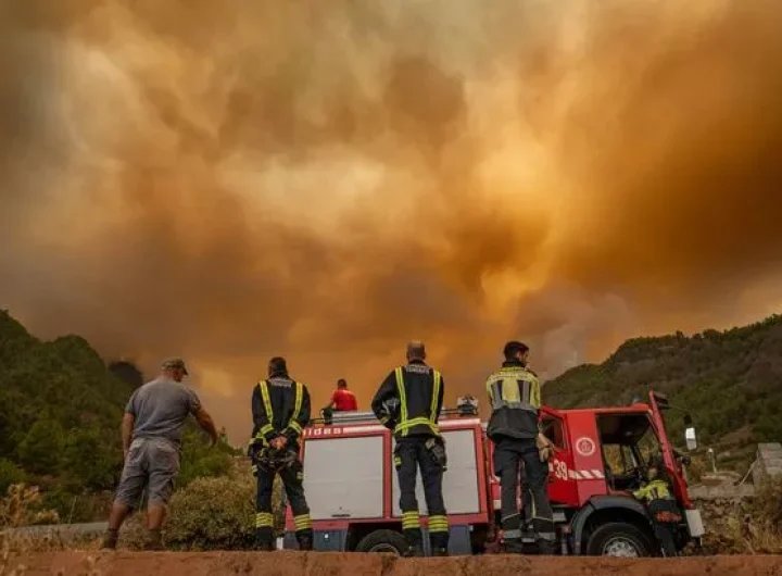 Urgent Spain holiday warning as Brit tourist hotspot faces 'deadly wildfires like LA'