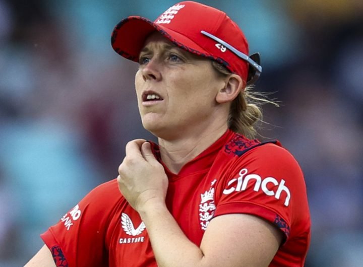 Women's Ashes LIVE! England hunt for first points of series